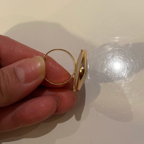 Women’s Gold Ring - Picture 3 of 6